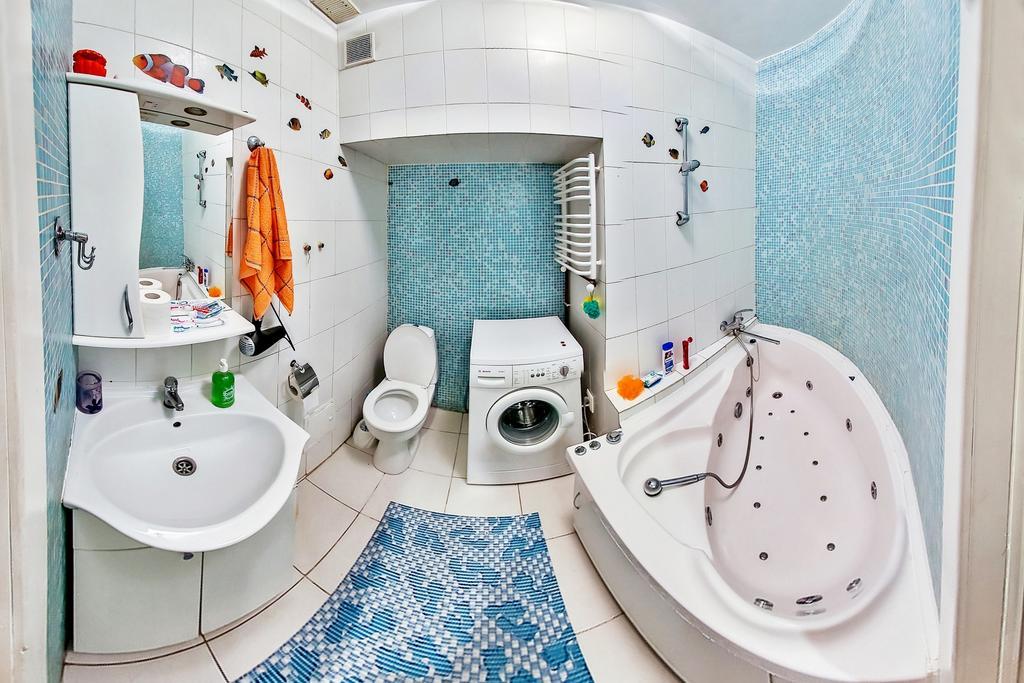 Apartments On Valova 25 リヴィウ エクステリア 写真