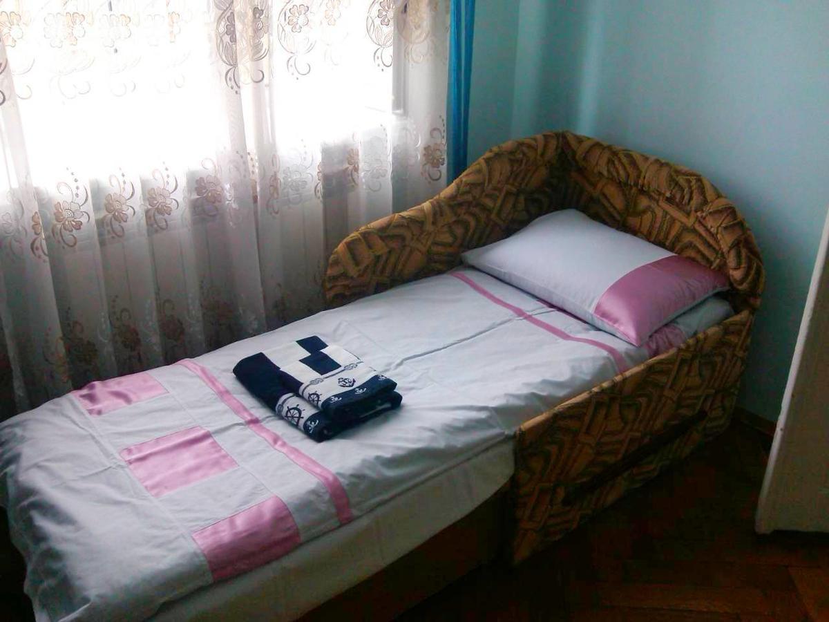 Apartments On Valova 25 リヴィウ エクステリア 写真