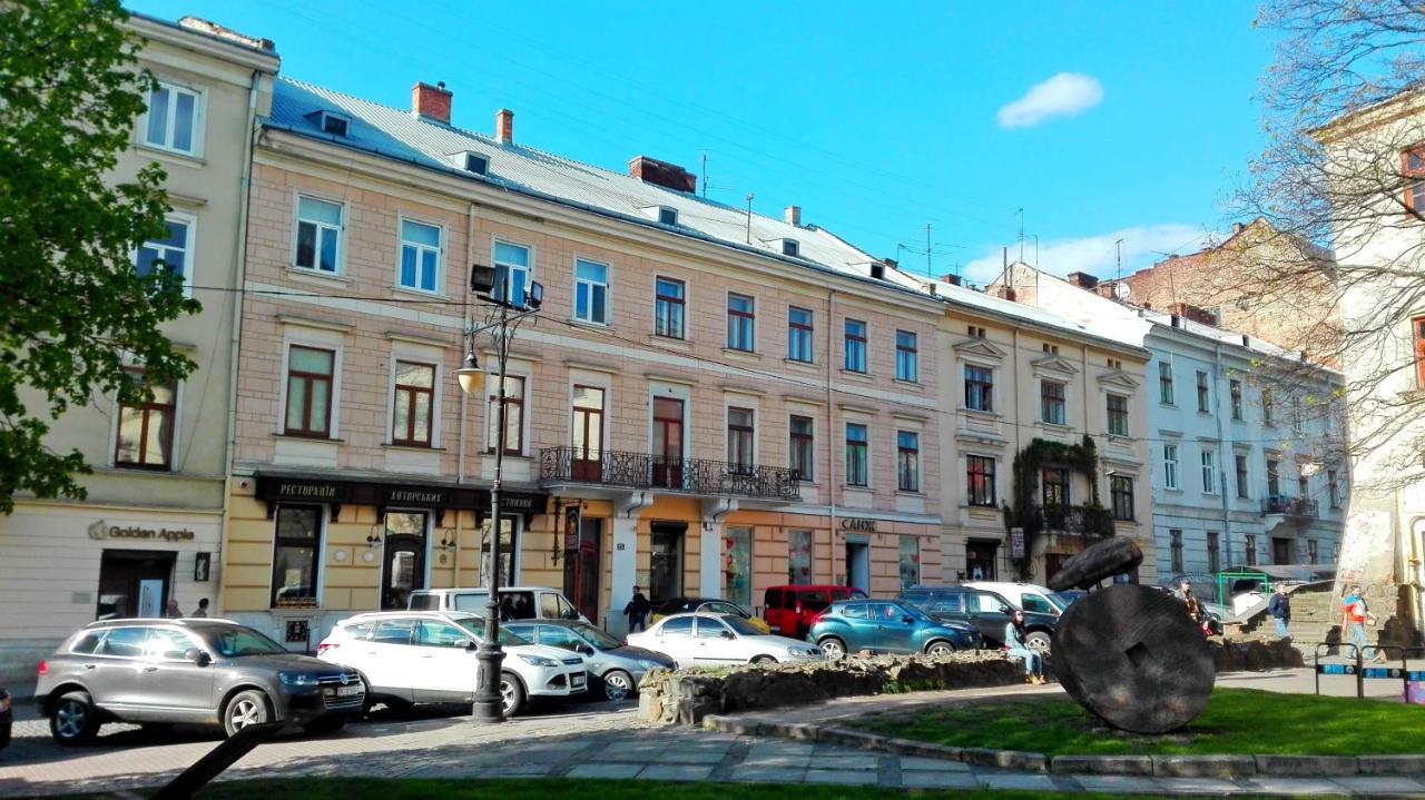 Apartments On Valova 25 リヴィウ エクステリア 写真